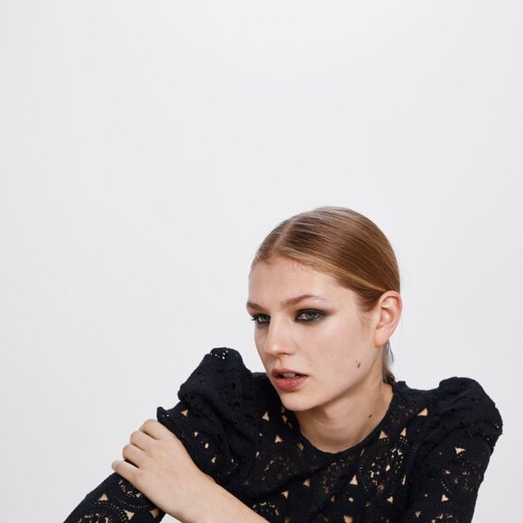 NWT Zara Textured Weave Top With Voluminous Sleeves in Black - Size Small - Picture 4 of 9